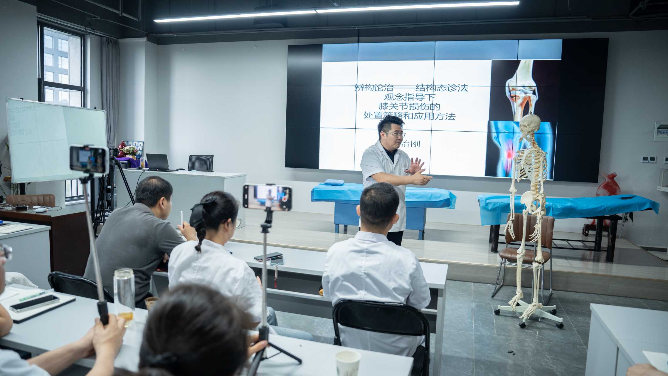 全國新中醫(yī)診療體系第47屆康復(fù)評估輕手法正骨培訓(xùn)班圓滿結(jié)業(yè)！